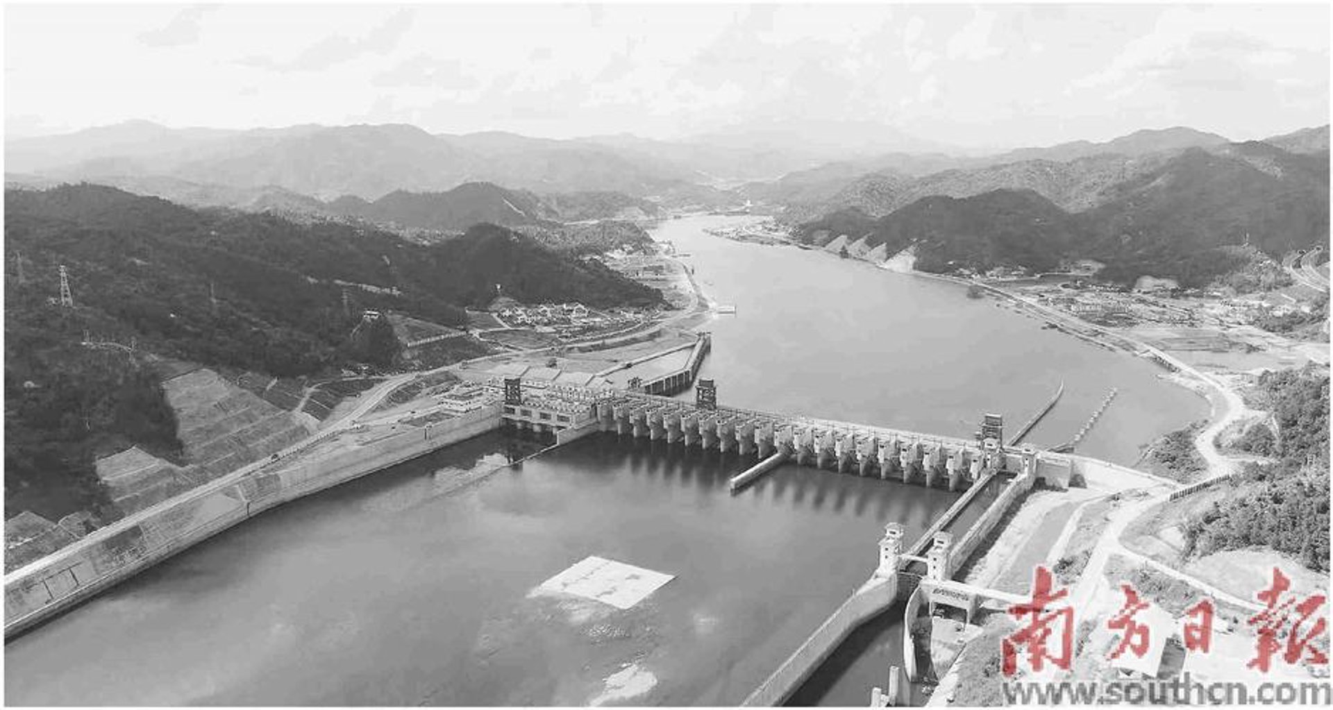 眼戴江河治理